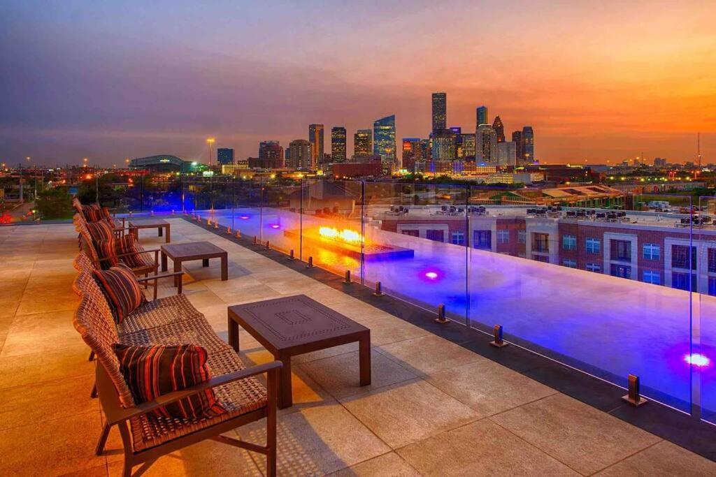 Appartement Downtown Living 1Br W/ Free Parking Garage à Houston Extérieur photo