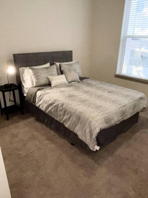 Appartement Downtown Living 1Br W/ Free Parking Garage à Houston Extérieur photo